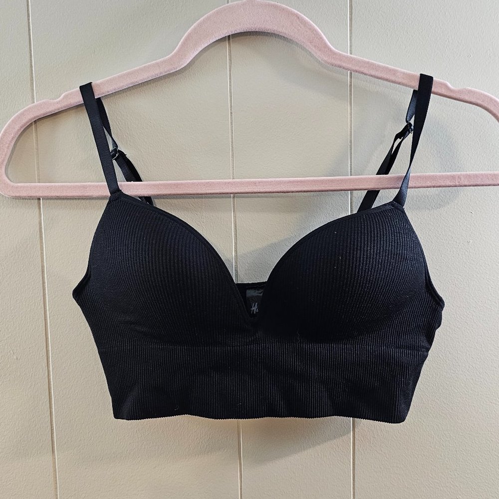 💜 4/$30 💜 H&M Padded Bra